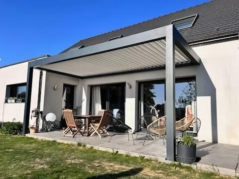 Installation de pergola bioclimatique motorisée à Arras, Arras, CHM Menuiserie