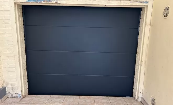 Porte de garage, Arras, CHM Menuiserie